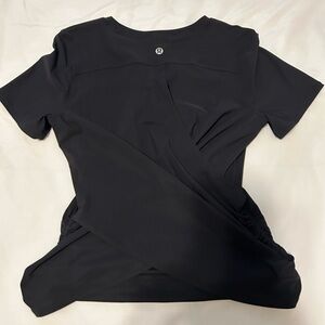 Lululemon T-shirt